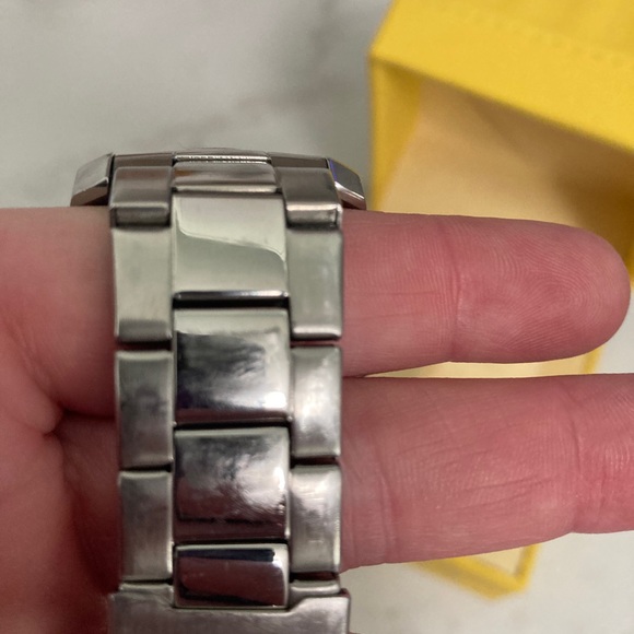 invicta specialty watch - Picture 3 of 3